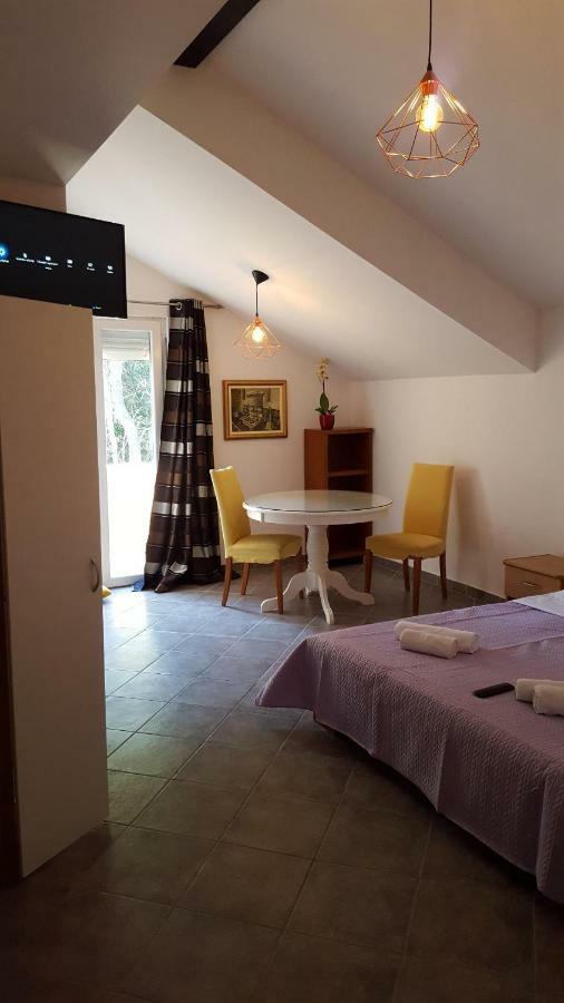 Bed and Breakfast Pansion Kaleb Brbinj Екстер'єр фото