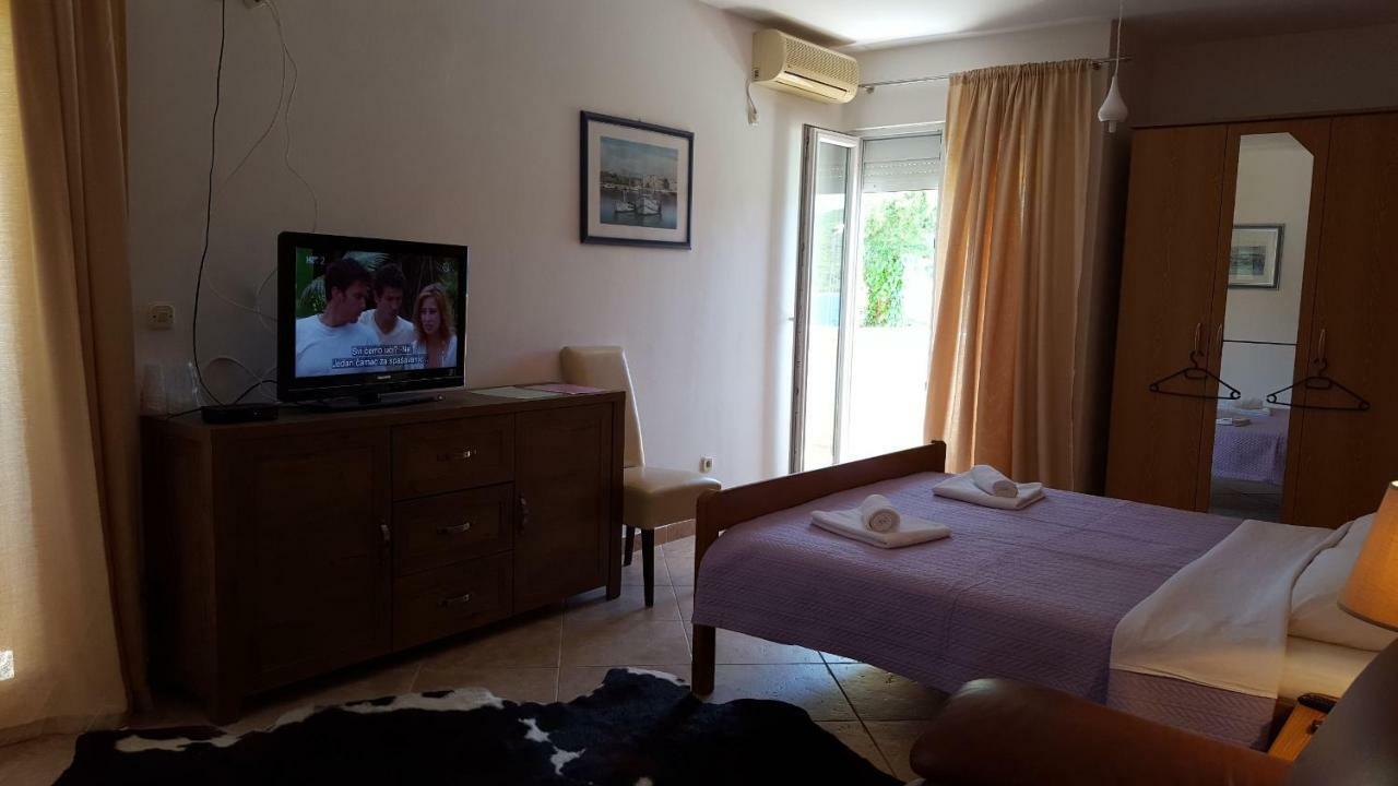 Bed and Breakfast Pansion Kaleb Brbinj Екстер'єр фото